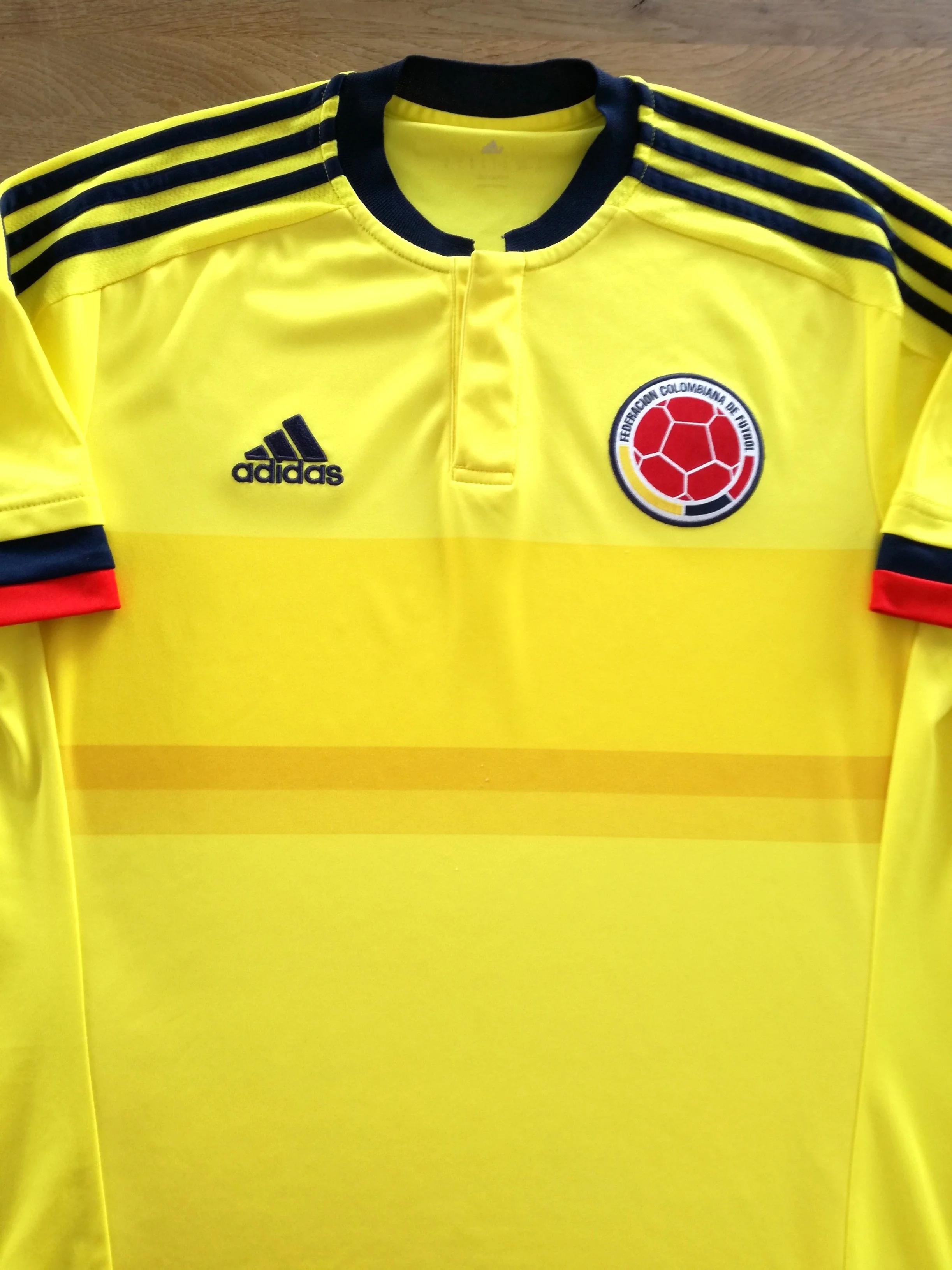 Colombia 2015-16 Home