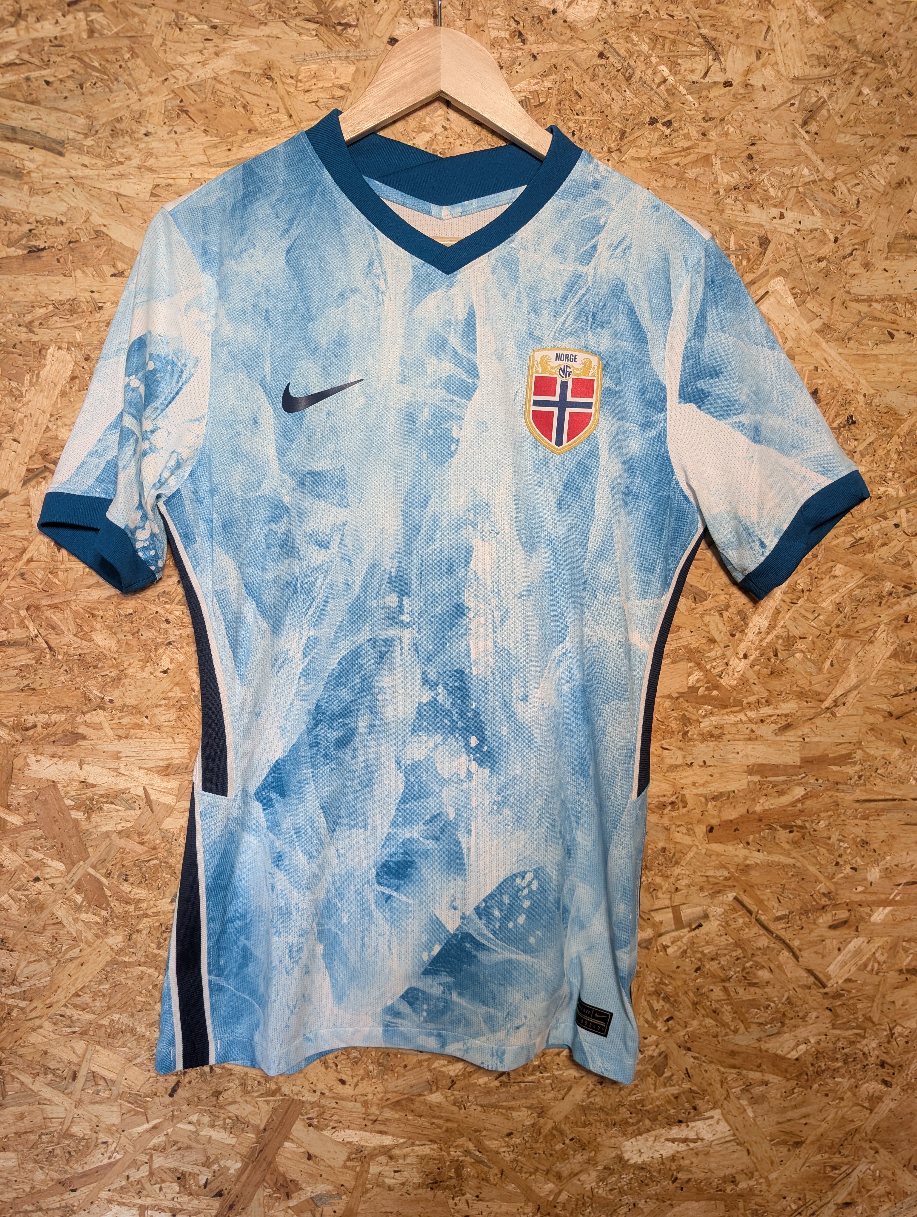 Norway 2020 Away