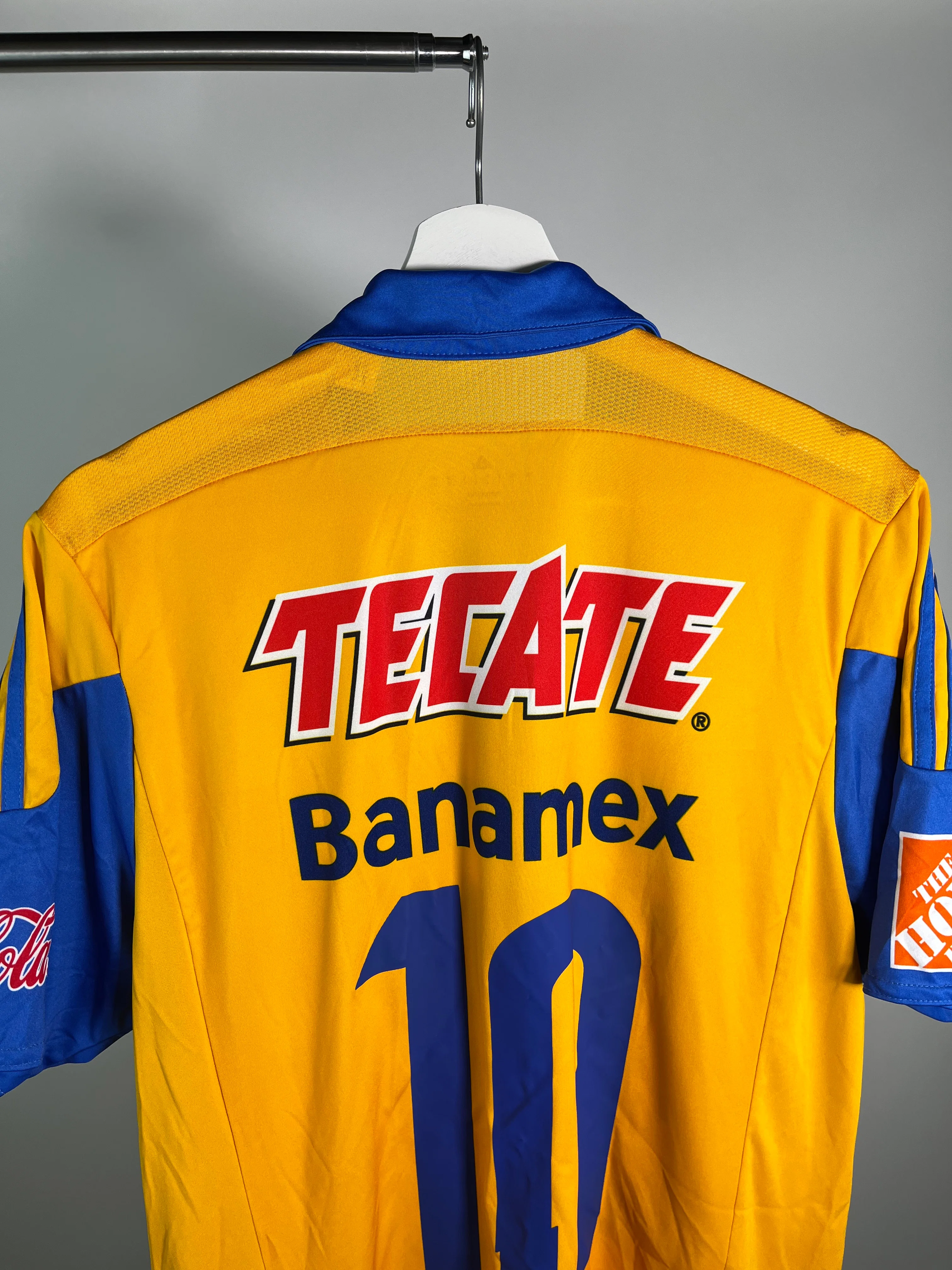 Tigres 2015-16 Home