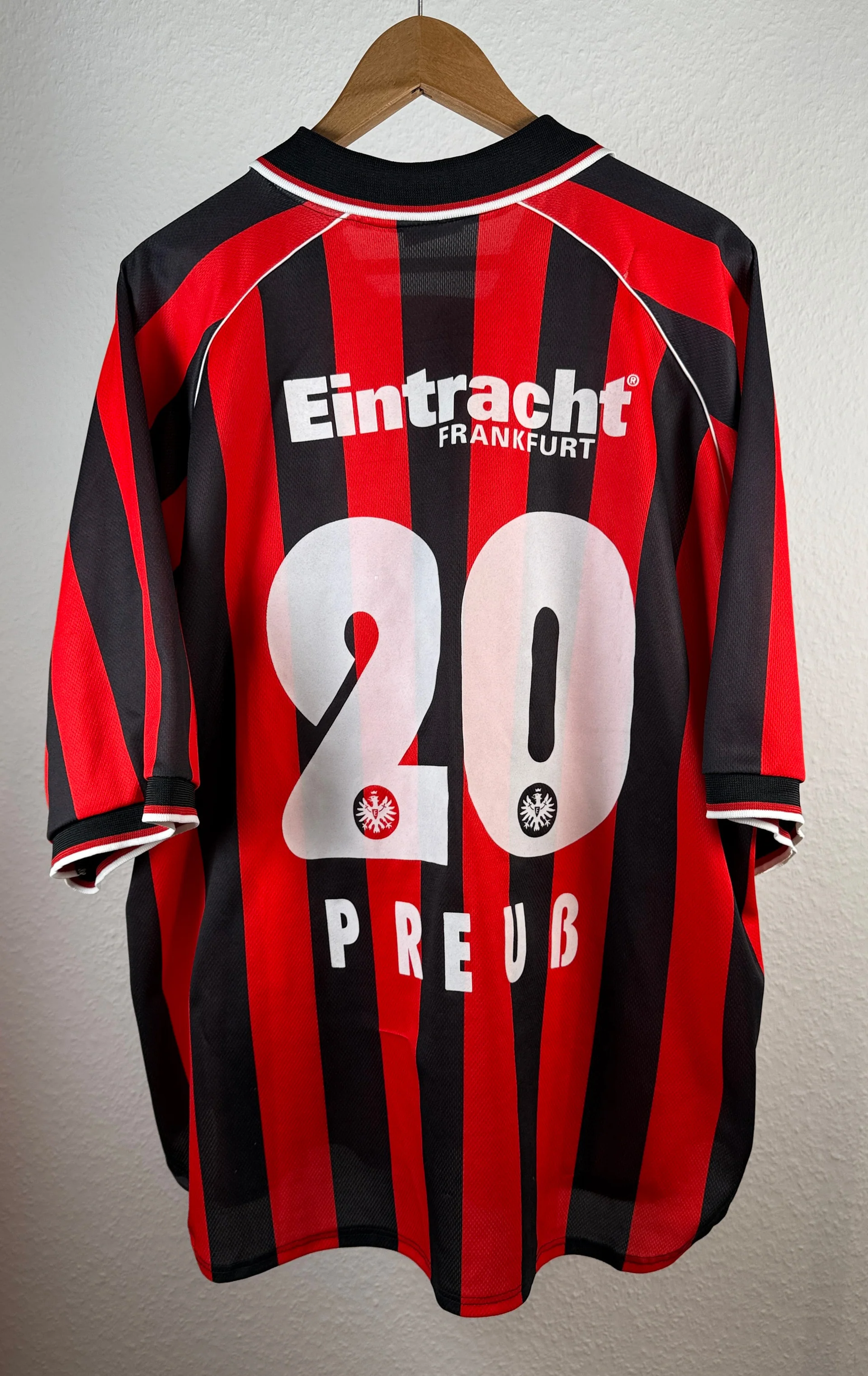 Eintracht Frankfurt 2001-02 Home