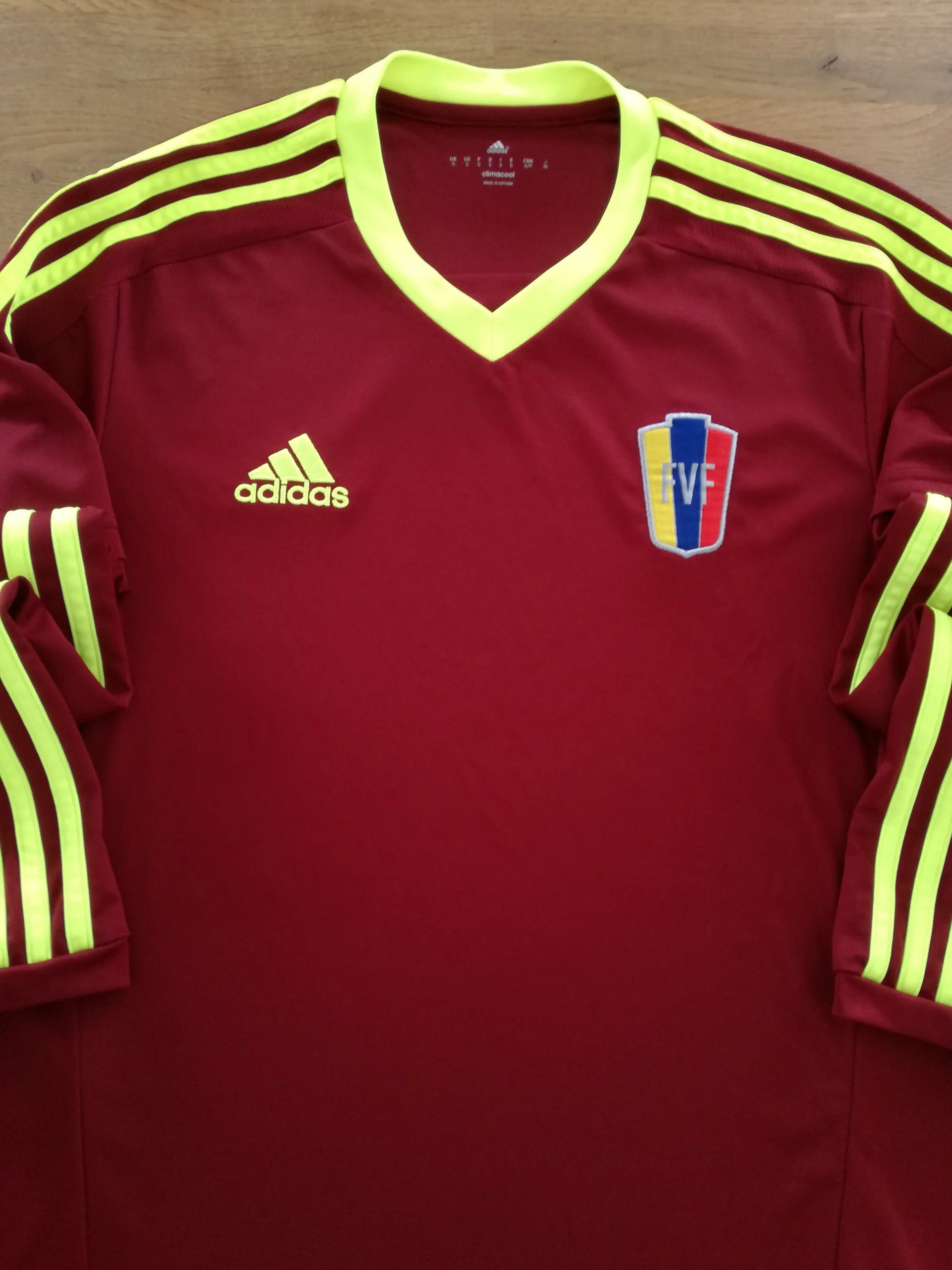 Venezuela 2015-16 Home