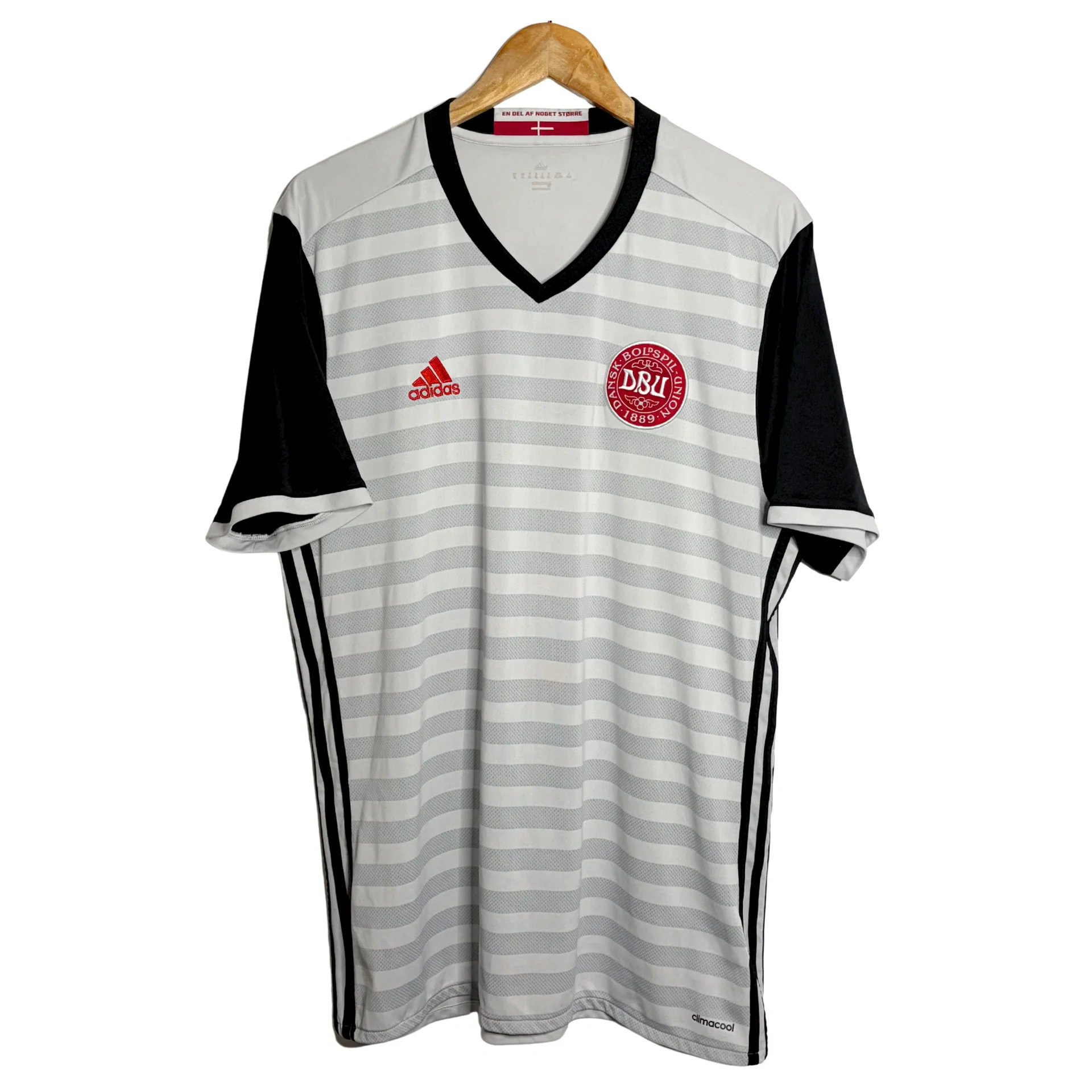 Denmark 2016 Away