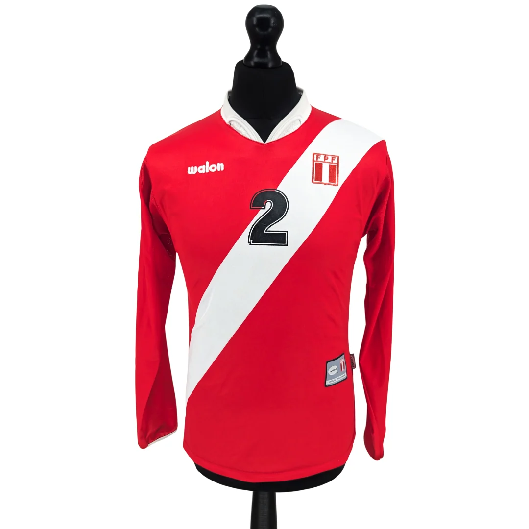 Peru 2004-06 Away