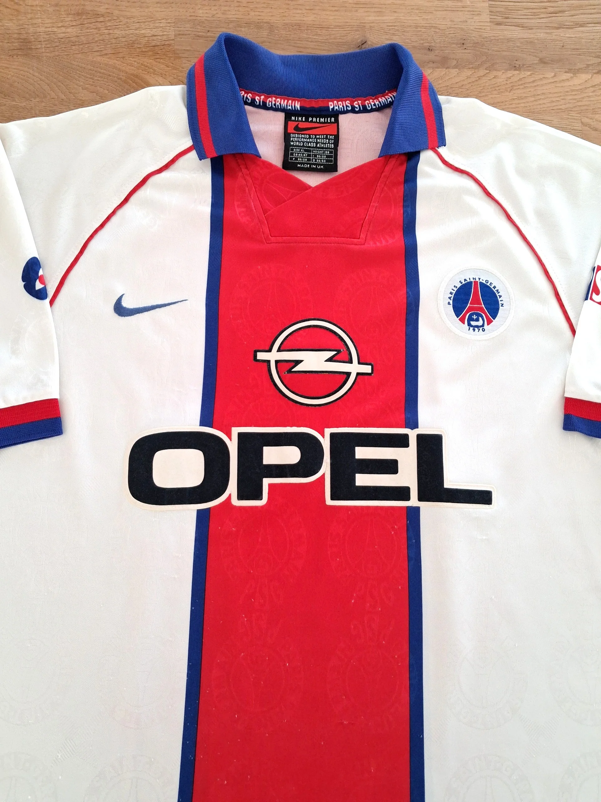 Paris Saint-Germain 1996-97 Away