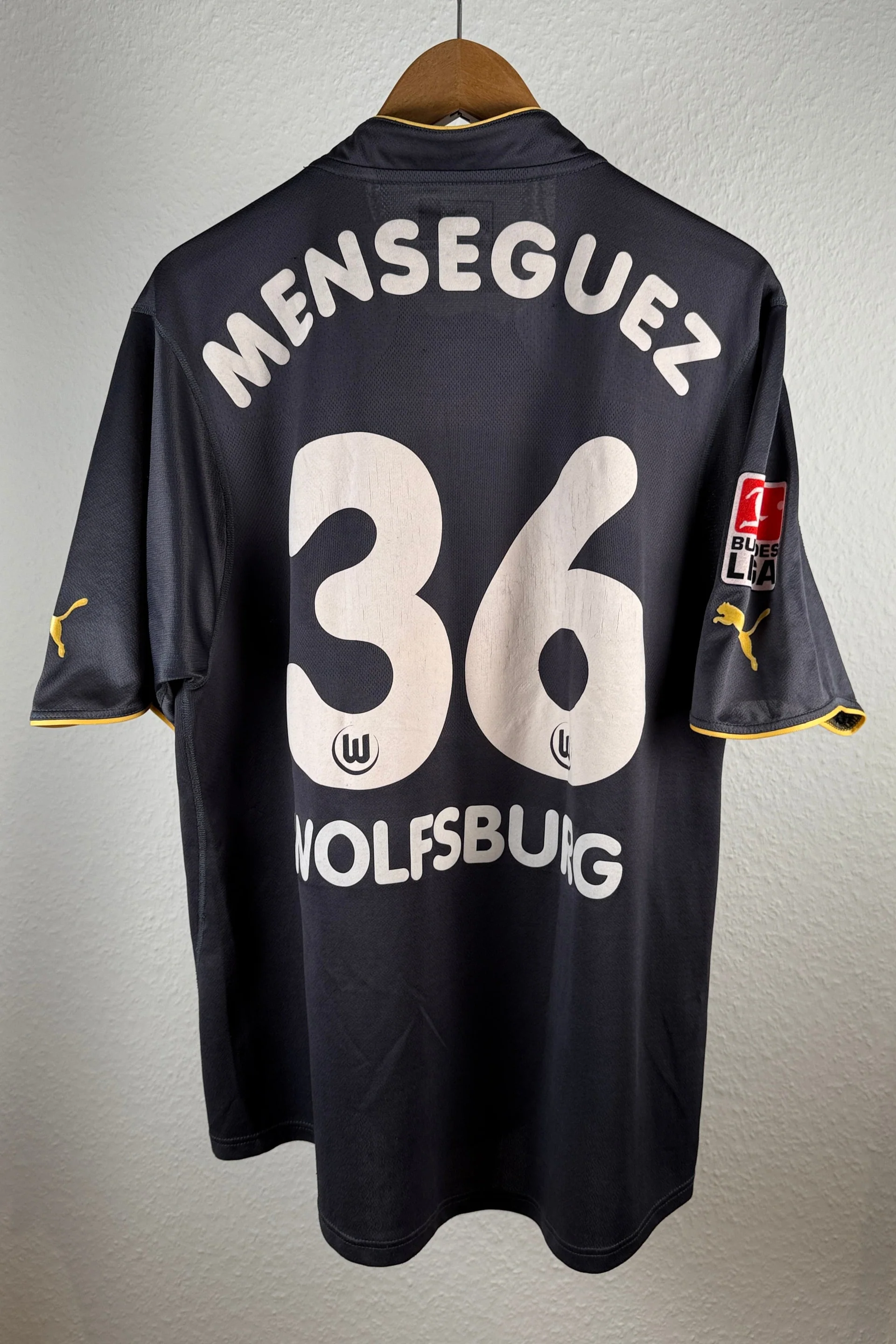 Wolfsburg 2003-04 Away
