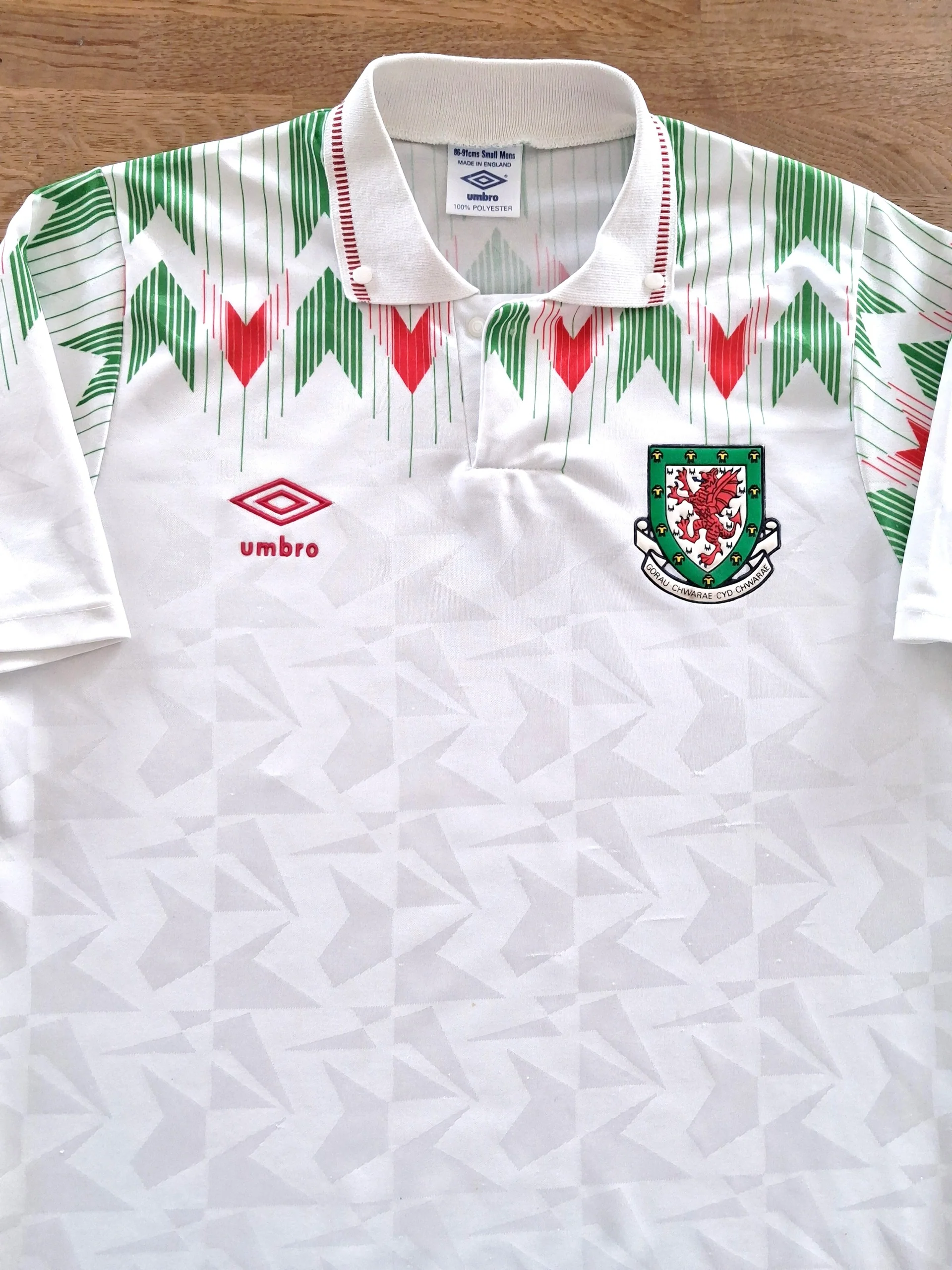 Wales 1990-91 Away