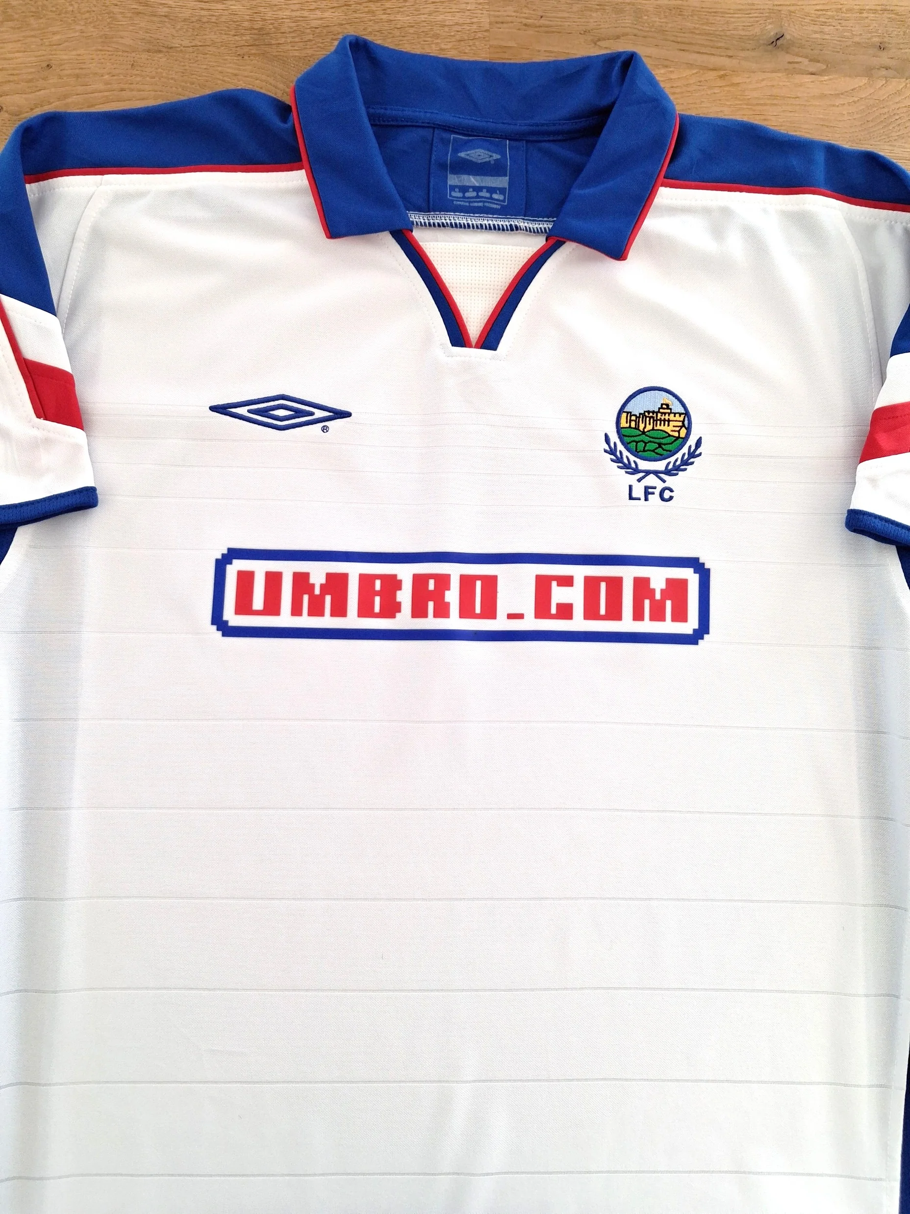 Linfield 2004-05 Away