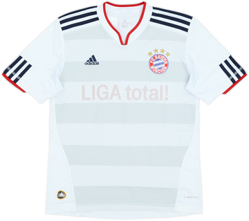 Bayern Munich 2010-11 Away