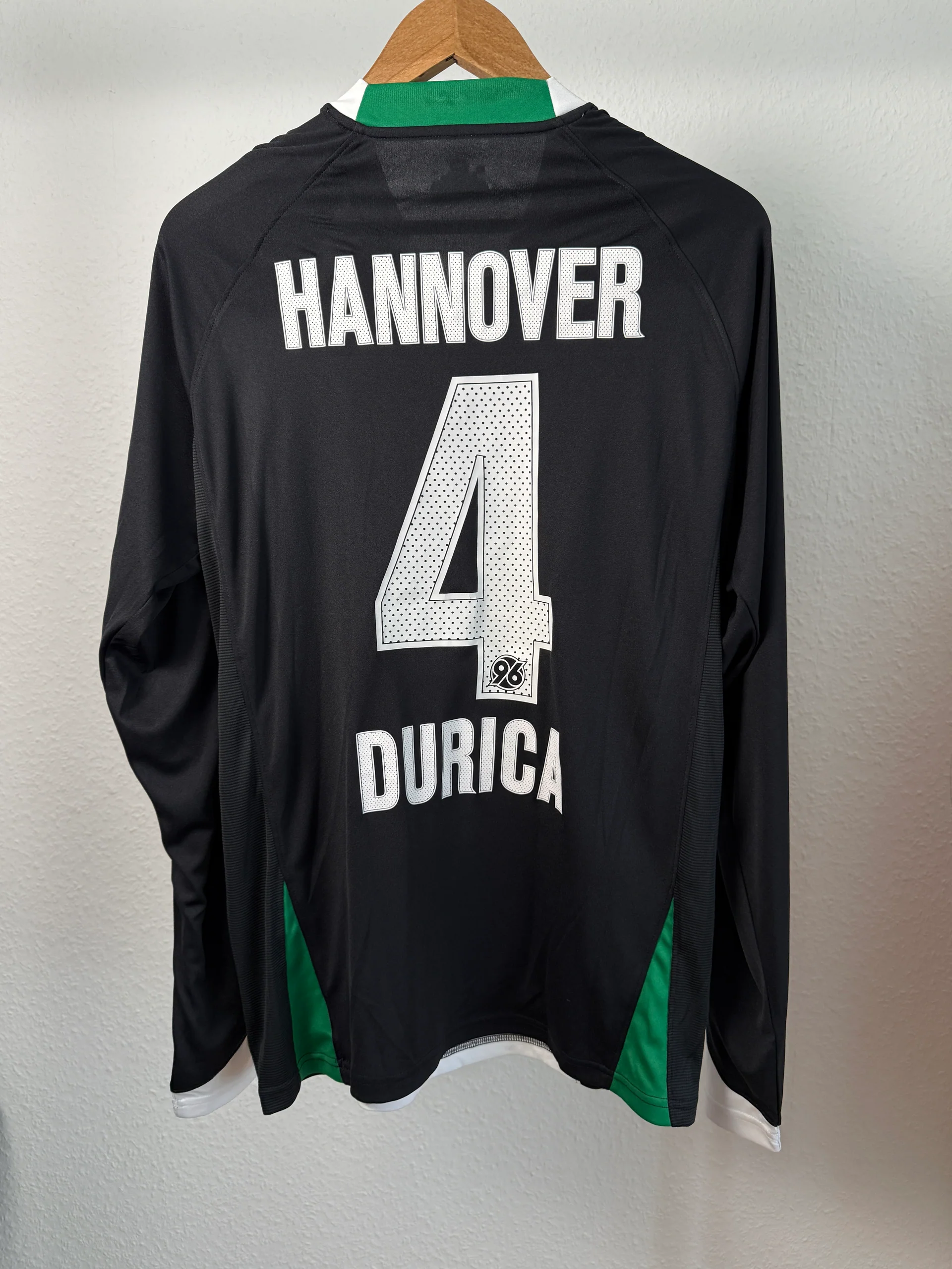 Hannover 96 2009-10 Third