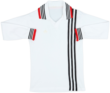 Manchester United 1975-76 Away
