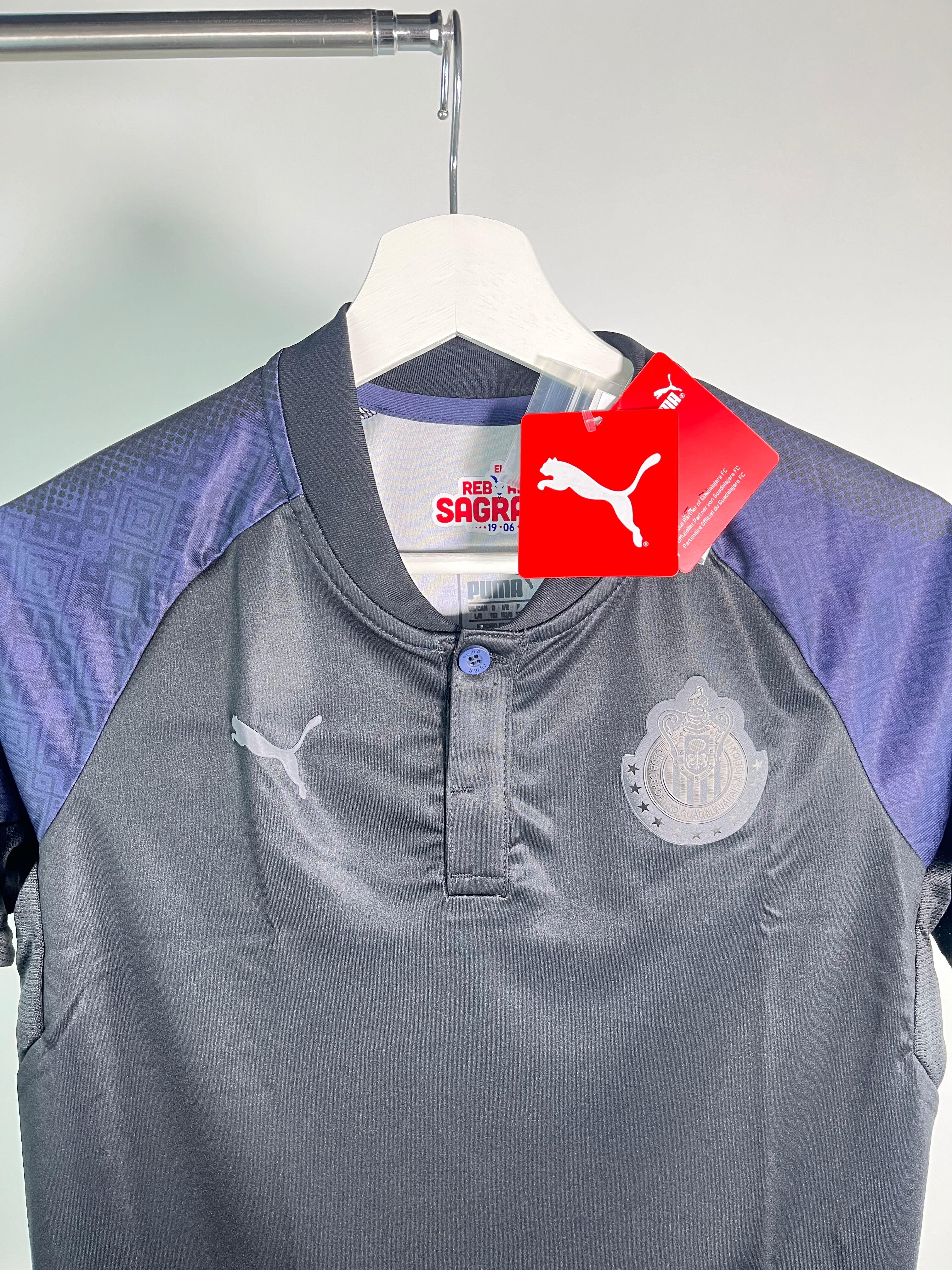 Chivas 2017-18 Away