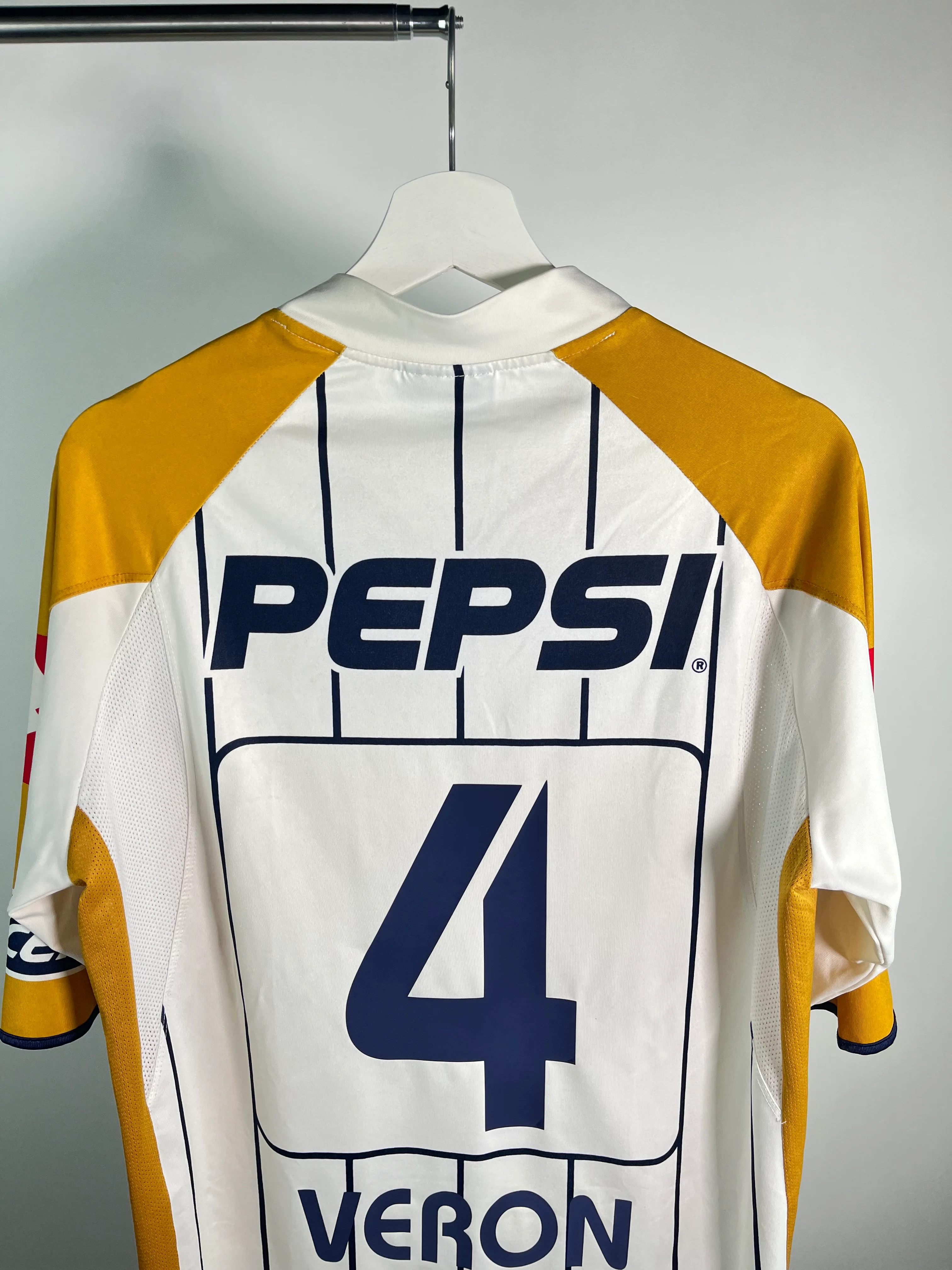 Pumas 2003-04 Home