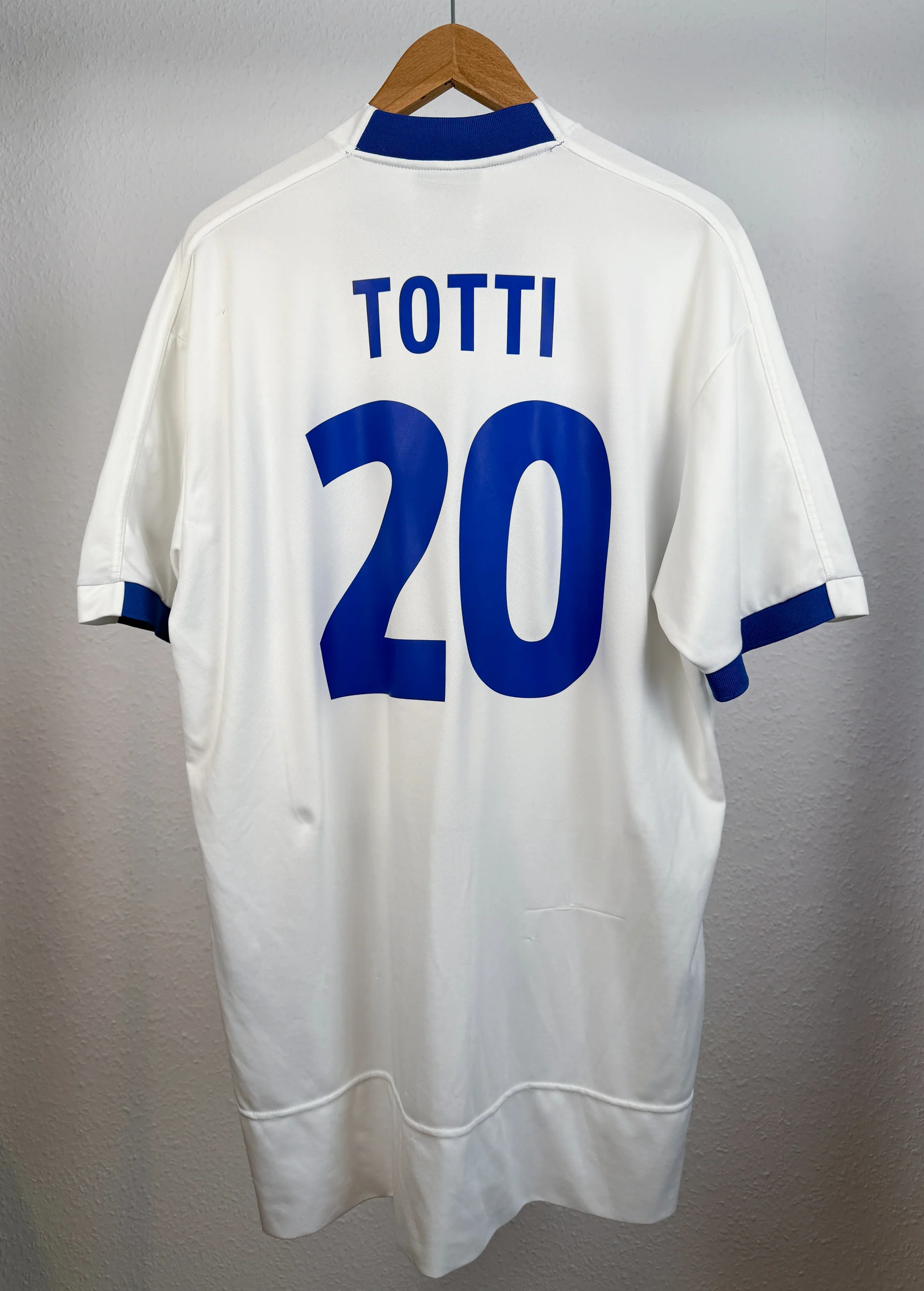 Italy 1999 Away